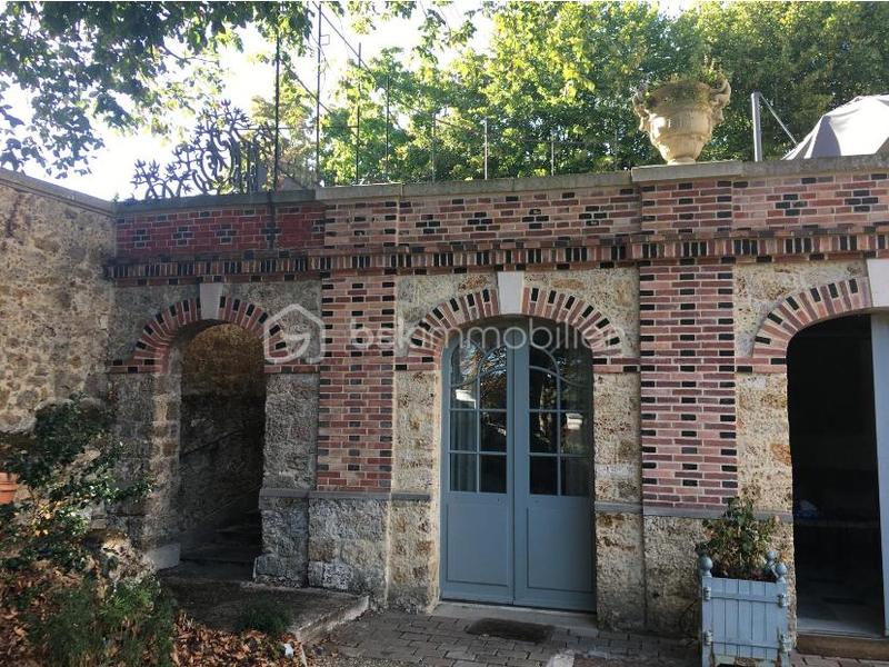 Demeure - 789 m² - 10 pièces