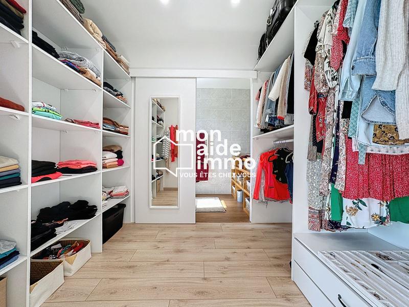 Maison - 260 m² - 8 pièces