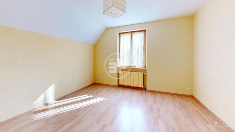 Maison traditionnelle - 150 m² - 6 pièces