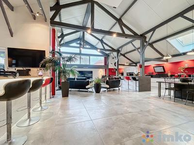 Maison - 216 m² - 4 pièces