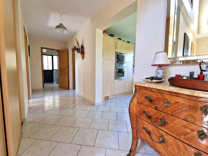 Maison - 270 m² - 6 pièces
