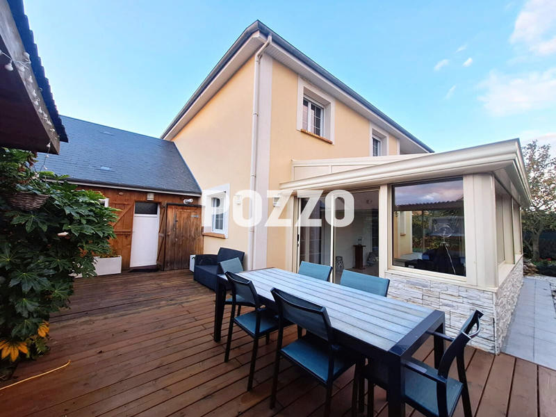 Maison - 181 m² - 8 pièces