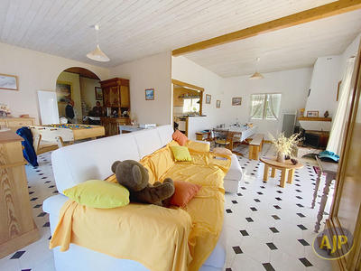 Maison - 137 m² - 5 pièces