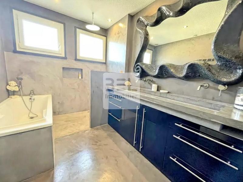 Villa - 144 m² - 5 pièces