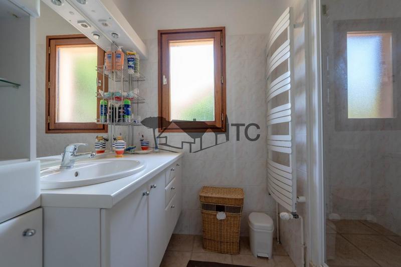 Maison - 216 m² - 7 pièces