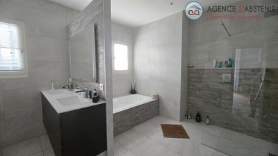 Maison - 258 m² - 7 pièces