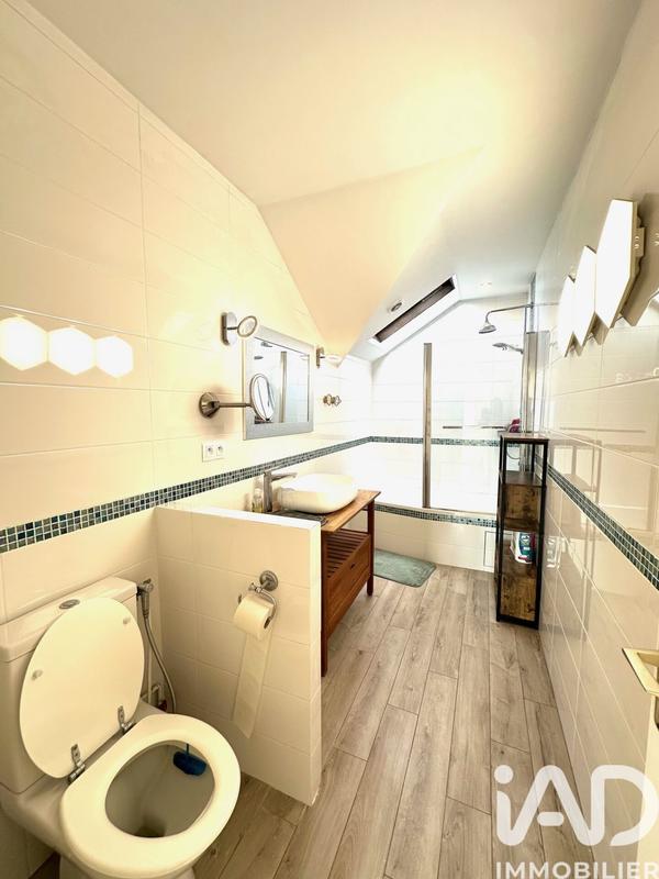 Maison - 180 m² - 7 pièces