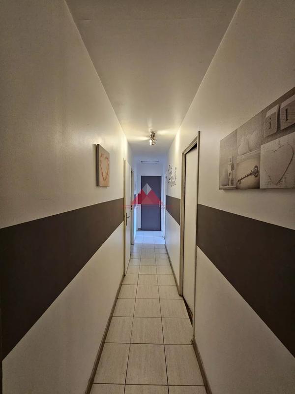 Maison - 98 m² - 5 pièces