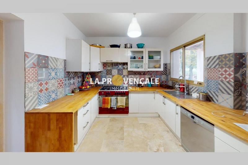 Villa - 200 m² - 7 pièces