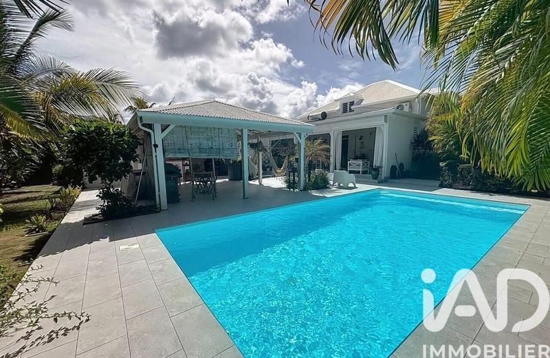 Maison - 230 m² - 6 pièces