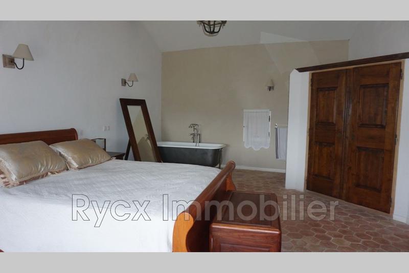 Maison - 285 m² - 9 pièces