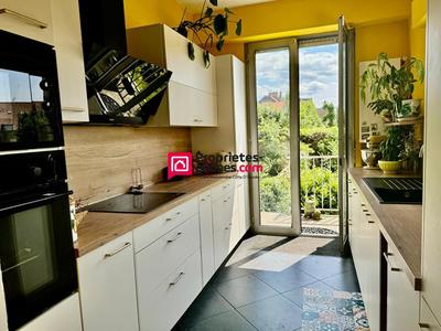 Maison - 245 m² - 8 pièces