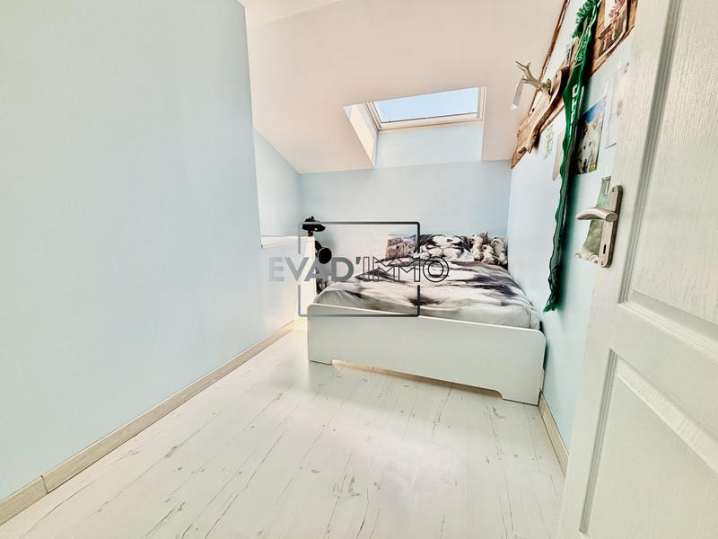 Maison - 233 m² - 7 pièces