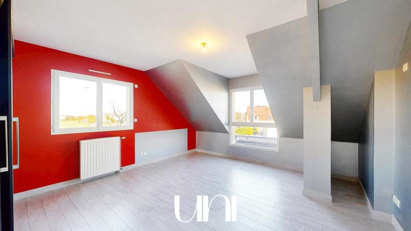 Maison - 235 m² - 8 pièces