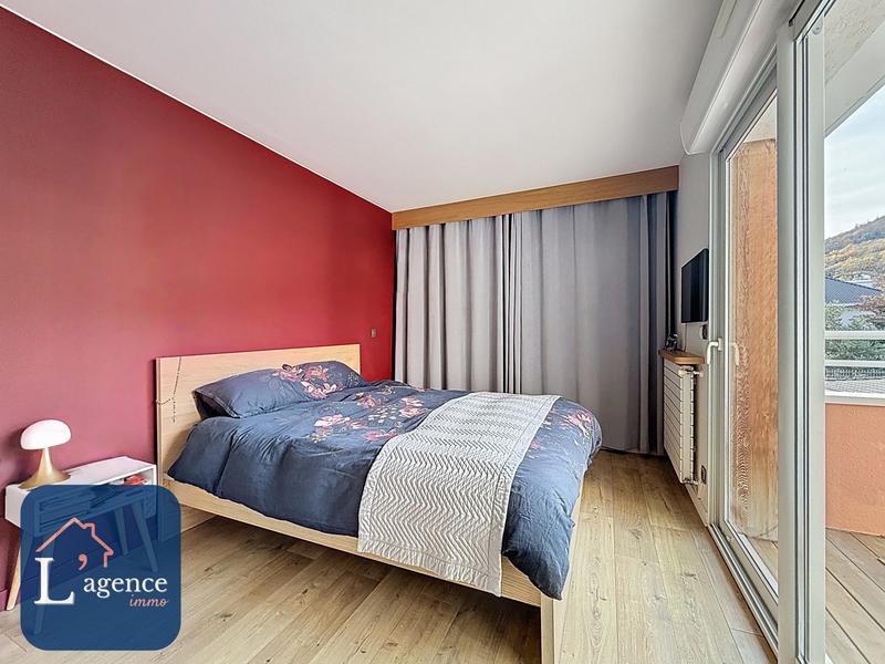 Appartement - 100 m² - 4 pièces