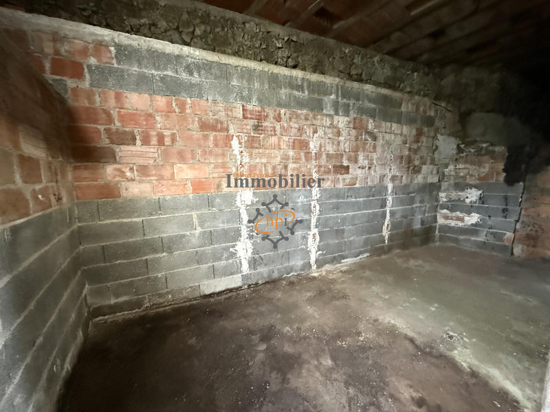 Parking / Garage - 220 m²