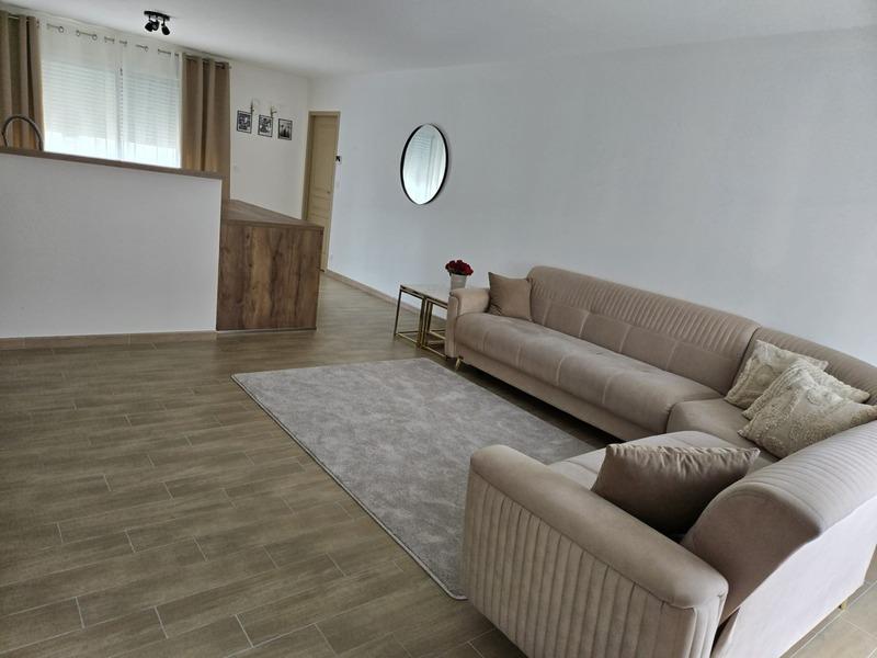 Maison - 95 m² - 7 pièces