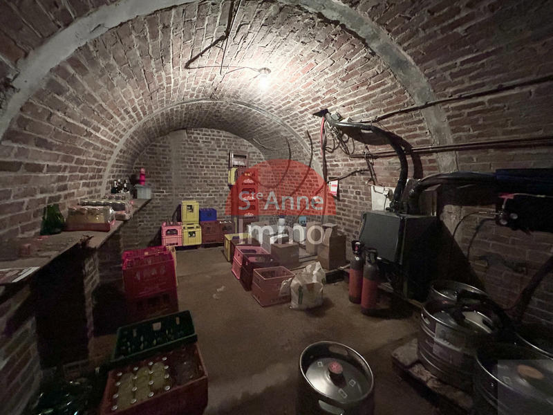 Fonds de commerce - Magasins - 205 m²