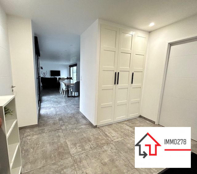 Maison - 237 m² - 8 pièces