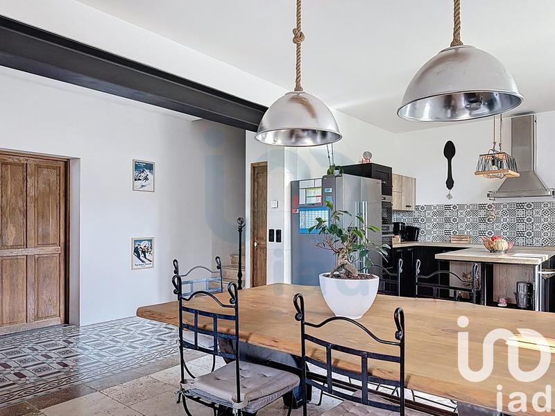 Maison - 250 m² - 6 pièces