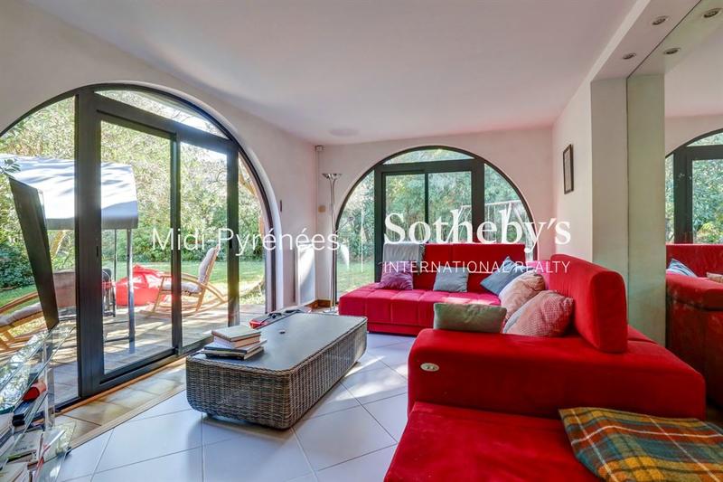 Maison - 210 m² - 8 pièces