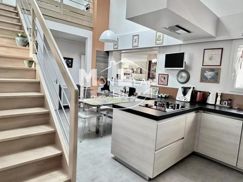 Maison - 194 m² - 7 pièces