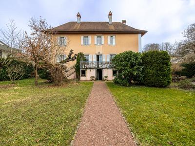 Propriété - 312 m²