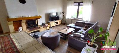 Maison - 240 m² - 7 pièces