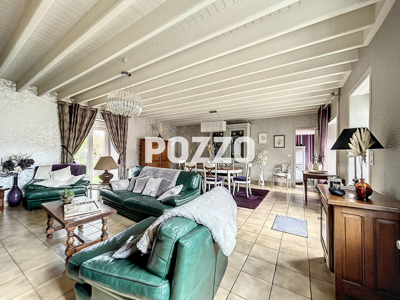 Maison - 248 m² - 9 pièces