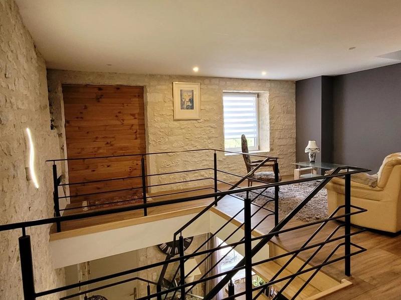 Propriété - 237 m² - 8 pièces