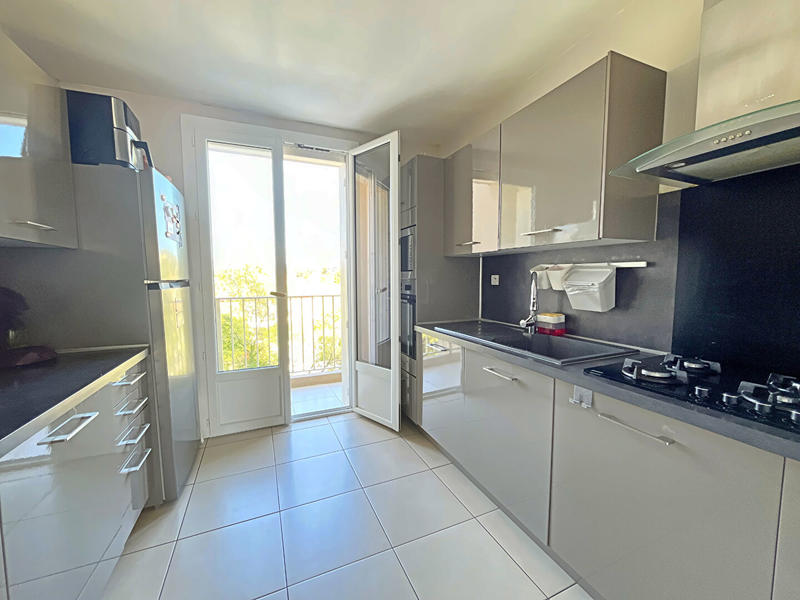 Appartement - 92 m² - 4 pièces