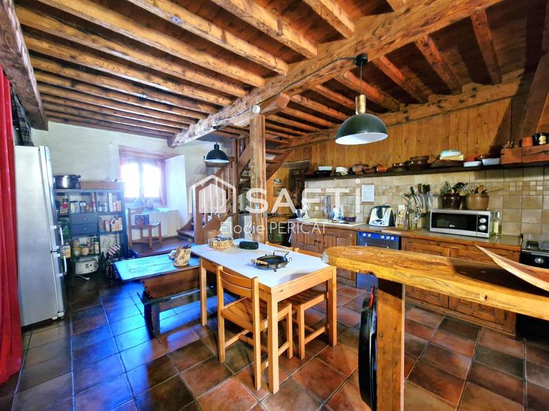 Maison - 280 m² - 9 pièces