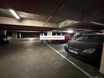 Parking / Garage - 11 m²