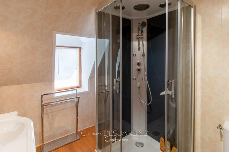 Maison traditionnelle - 136 m² - 6 pièces