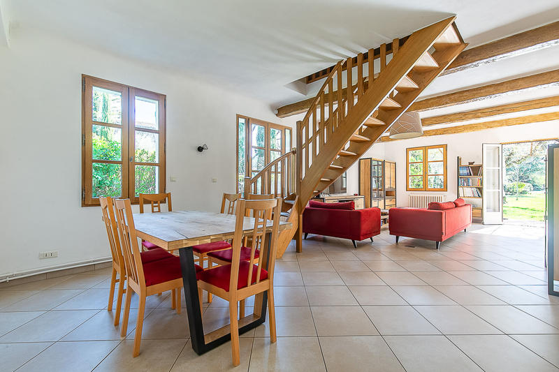 Maison - 180 m² - 7 pièces