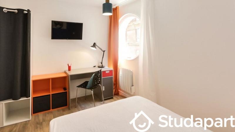 Chambre - 14 m² - 1 pièce