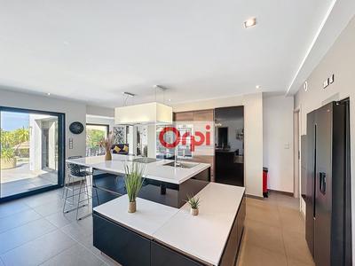 Villa - 169 m² - 5 pièces