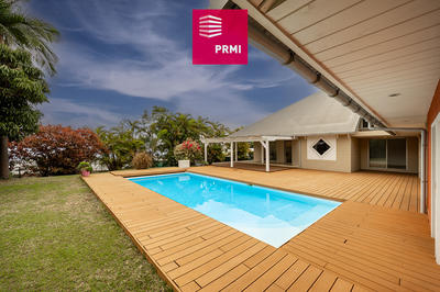 Maison - 220 m² - 5 pièces