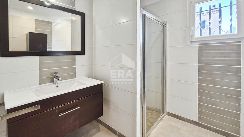 Maison - 92 m² - 5 pièces