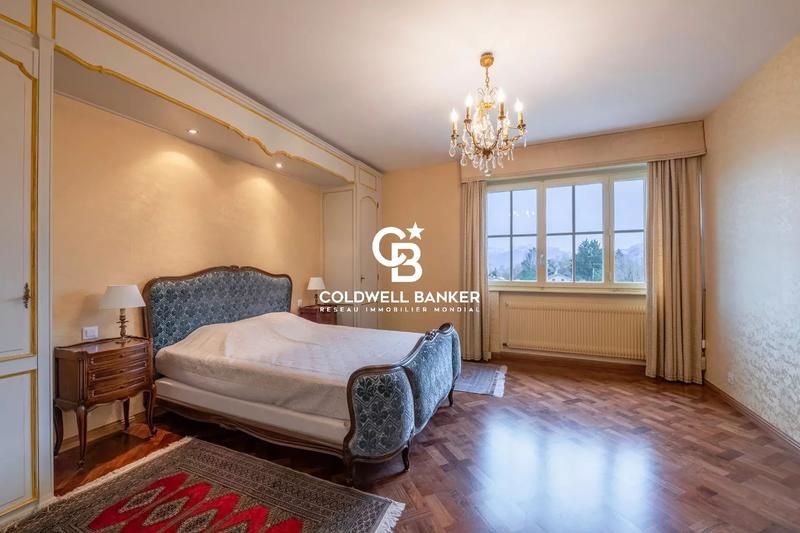 Maison - 206 m² - 10 pièces