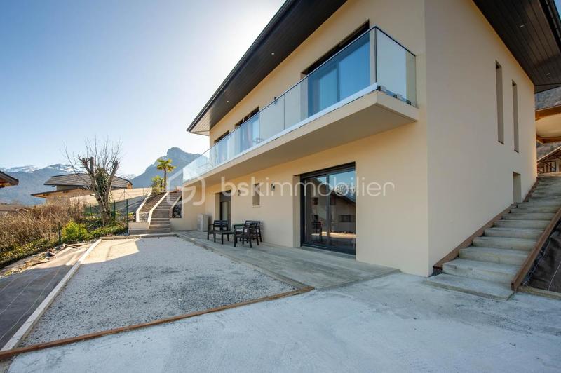 Maison - 164 m² - 6 pièces