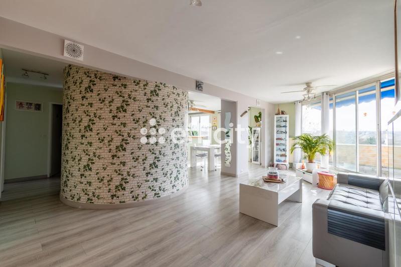 Appartement - 102 m² - 5 pièces