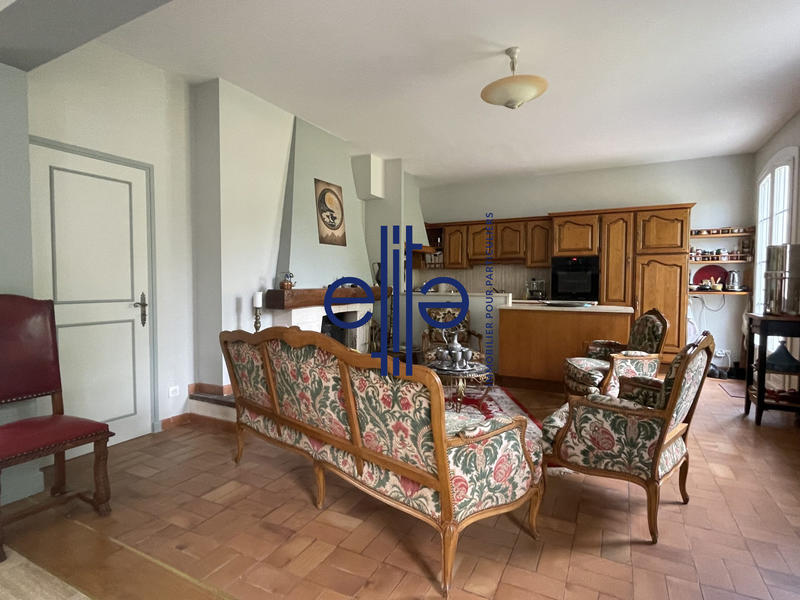 Maison - 203 m² - 7 pièces