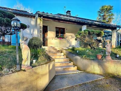 Maison - 240 m² - 7 pièces