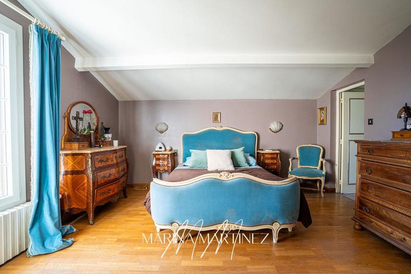 Maison - 205 m² - 8 pièces