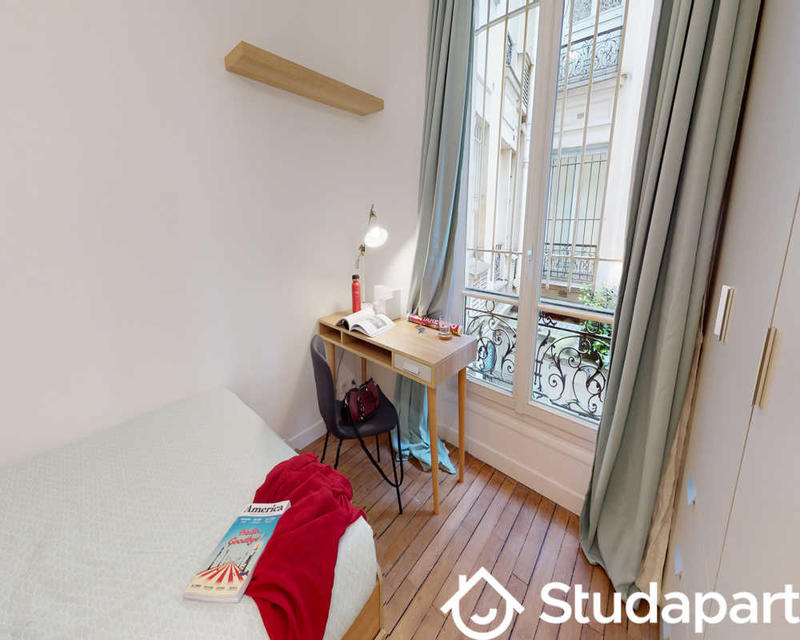 Chambre - 100 m² - 1 pièce