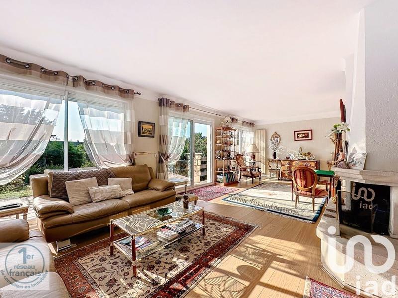 Maison - 180 m² - 7 pièces