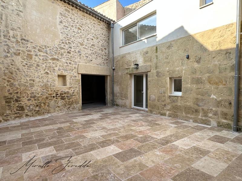 Maison - 177 m² - 5 pièces