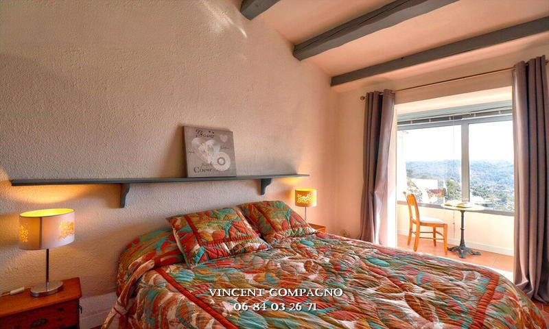 Maison - 230 m² - 10 pièces