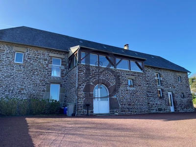 Maison - 223 m² - 8 pièces